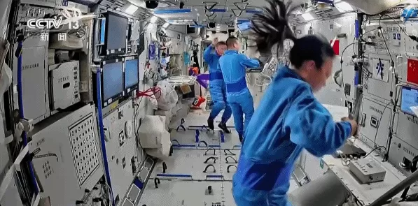 神二十三乘组日常满满 机器人小航在轨“成长”