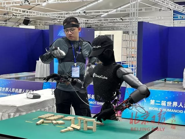北建大机器人苦练指尖功夫，灵巧手挑战毫米级操作