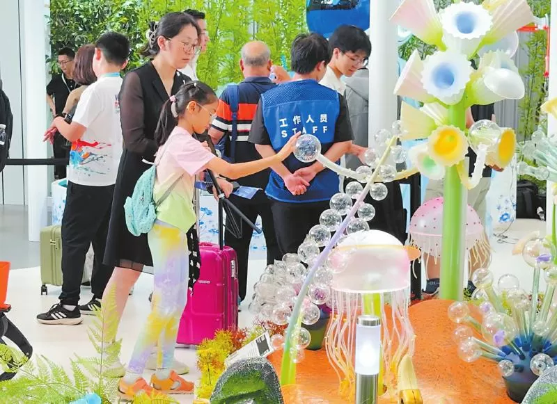 2026世界机器人大会“具身花园”科技艺术展。四川日报全媒体记者 郝飞 摄