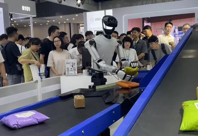 直击WRC 2026：人形机器人半年出货超4万台，机器人开始拥有一张有表情的脸