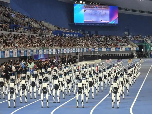 北京一周两场盛会见证机器人“成年礼”：从炫技秀场走向上岗实测场