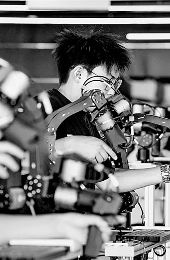 开启“作业模式” 机器人加速走向千行百业