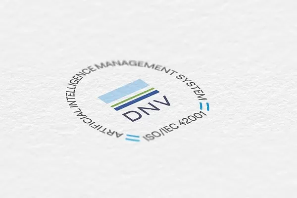 DNV ISO/IEC 42001 认证助力企业建立系统化 AI 治理能力，提升可信 AI 管理水平。