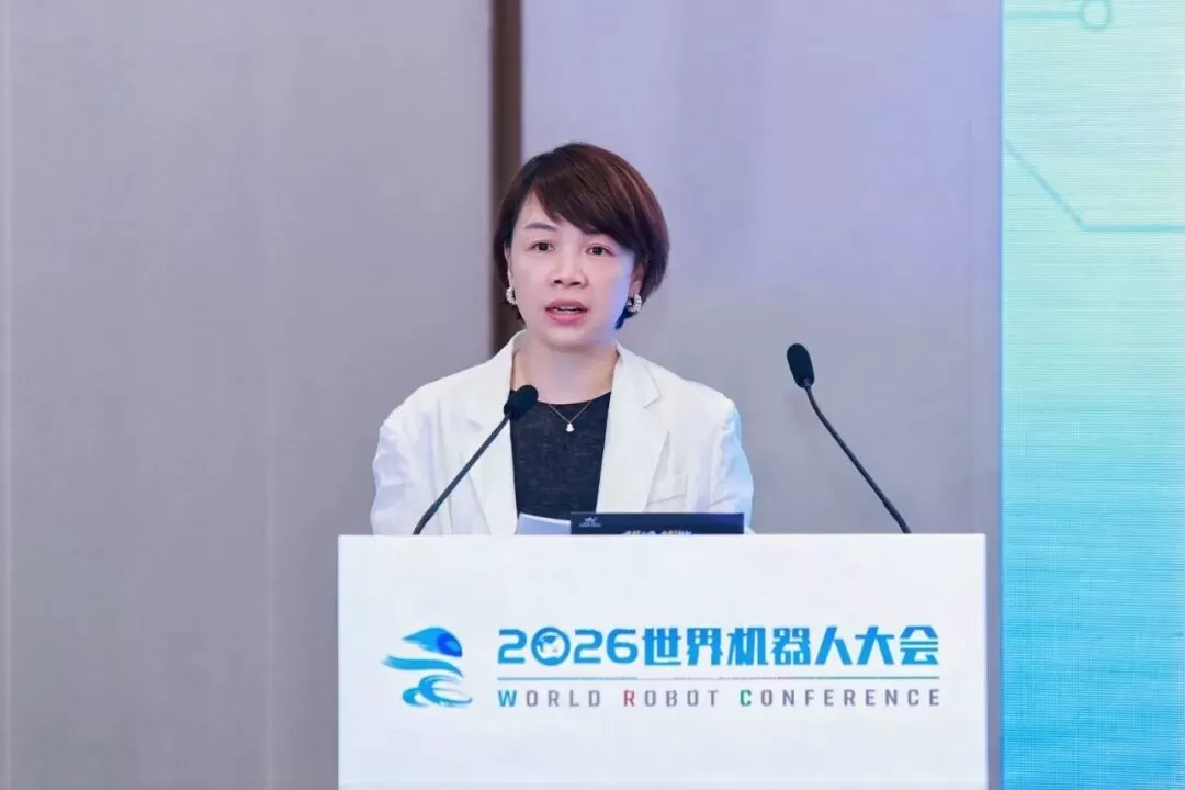 ▲主持人:胡润百富副总经理 陶颖佶
